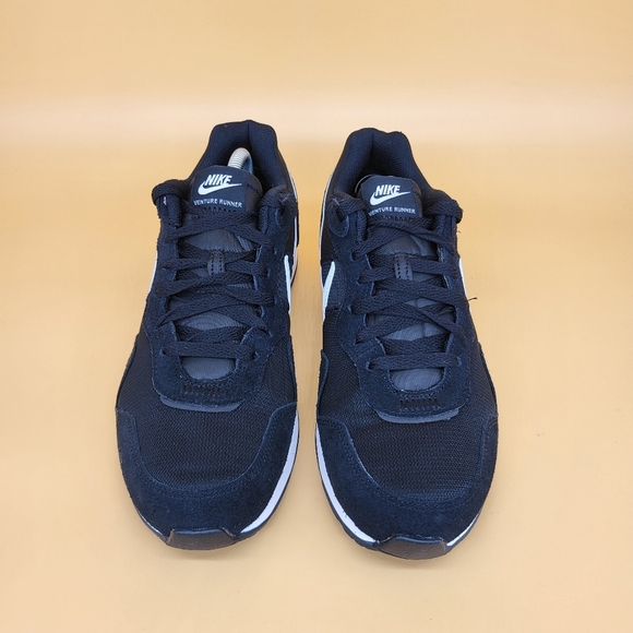 New Nike Venture Runner Men's Running Shoes Size 10 - Picture 2 of 8